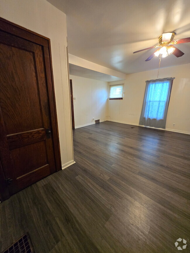 Building Photo - 32 Clairmont Pl Rental
