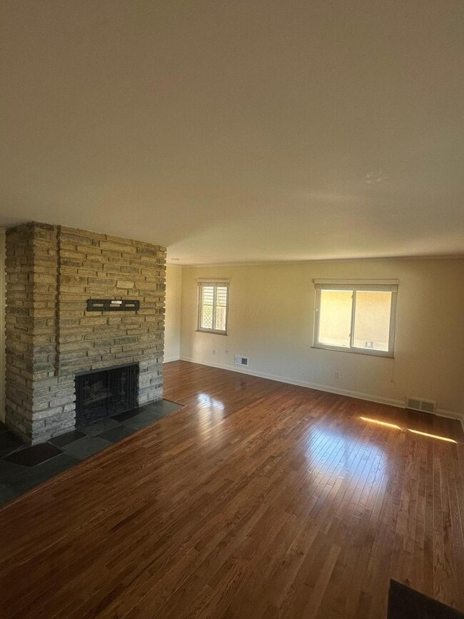 Photo - 1841 Ridgecliff Rd