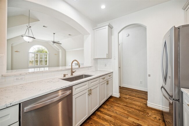 Photo - 5841 Katy St