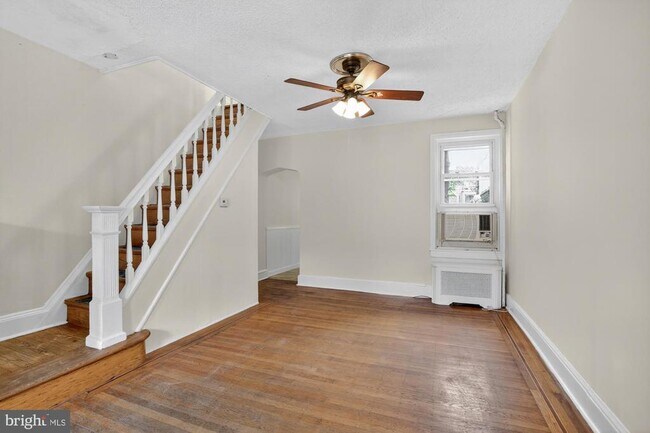 Photo - 2343 E Huntingdon St