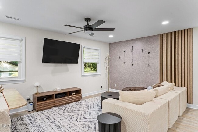 1101 Brenda Ct