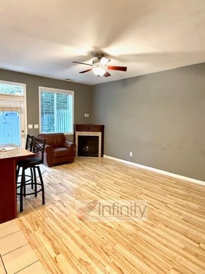 Photo - 810 E Ninth St