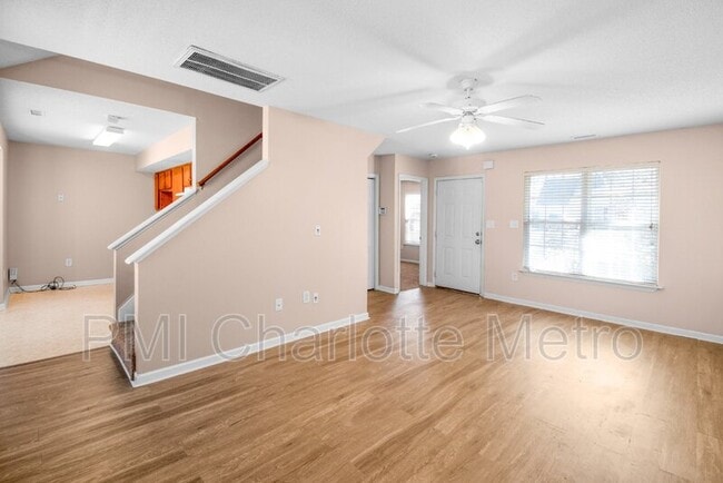 Photo - 6550 Lynmont Dr