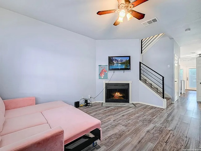 Photo - 1815 Gary's Park St