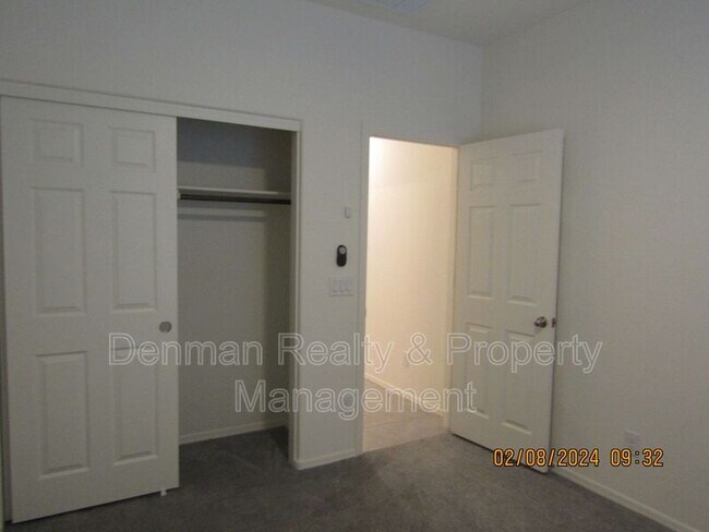 Photo - 225 W Tropical Dr