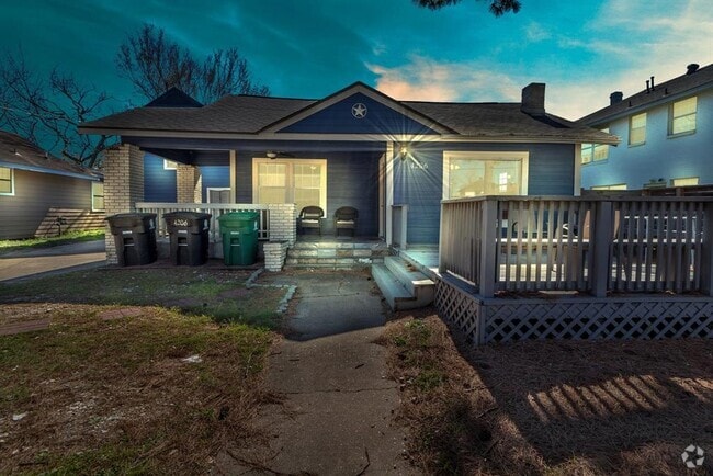 Building Photo - 4206 Walker St Rental