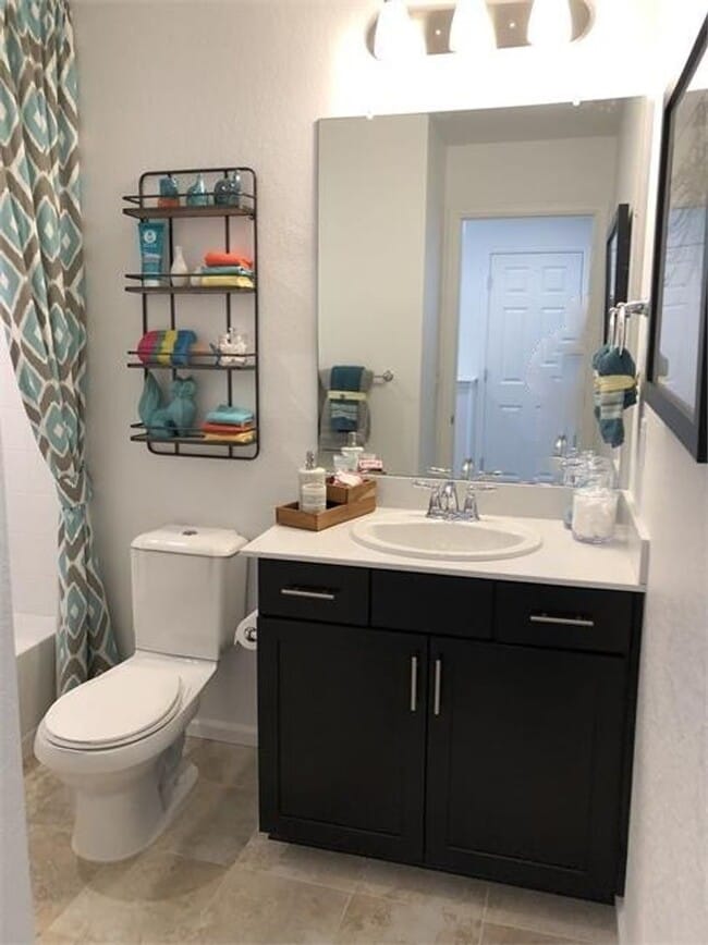 Photo - Modern Three Bedroom Townhome Available For Rent in Creekside