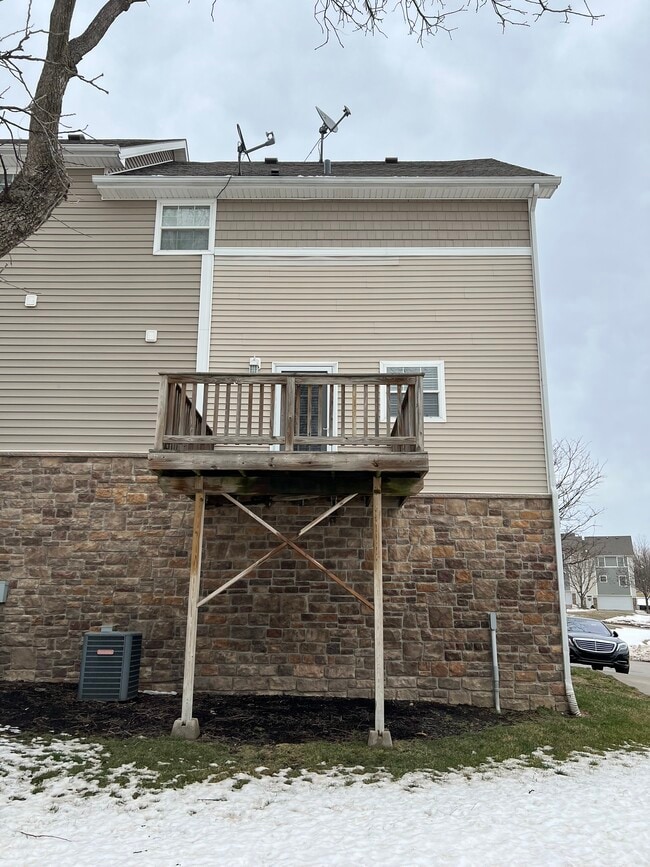 Photo - 5924 N 167th Plaza