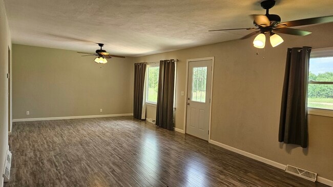 Photo - 26756-21175 1175 N Ave