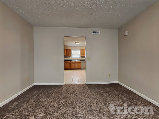 Photo - 614 Eastpointe Dr