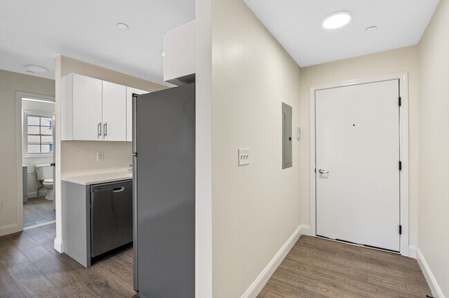 Photo - 472 Essex St Unit 302