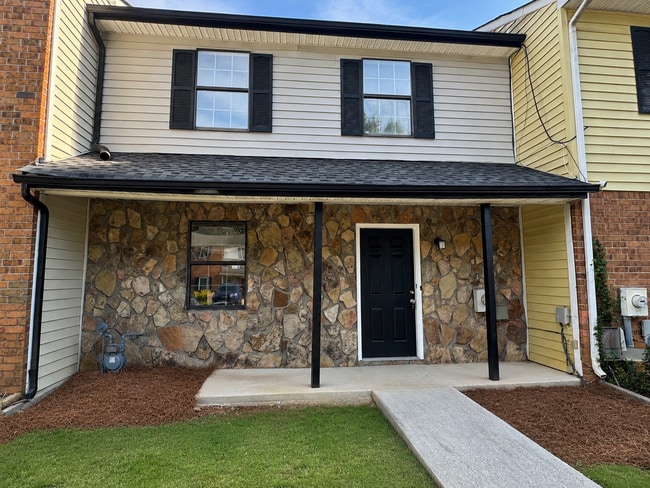 Building Photo - 2 Bedroom 1.5 Bath Townhome