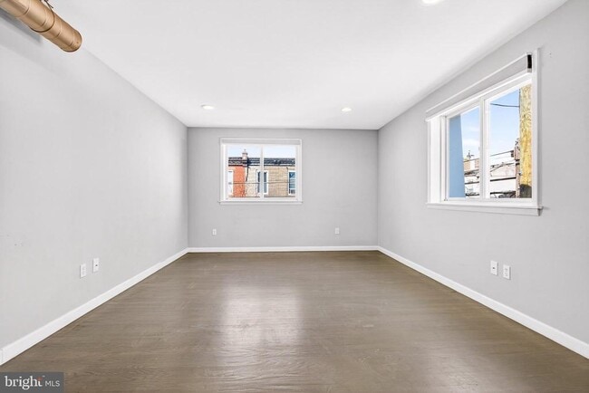 Photo - 2579 Memphis St