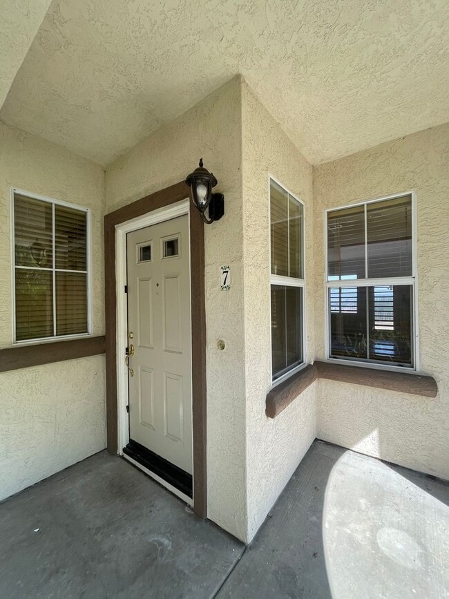 Perfect 3 bedroom townhome for rent! - Perfect 3 bedroom townhome for rent!