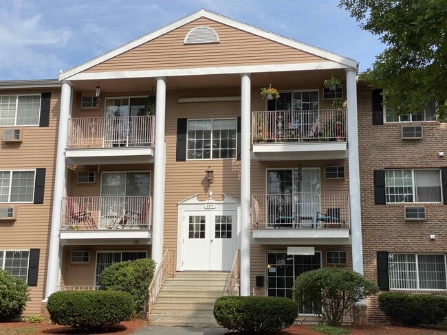 Building Photo - 385 Huse Rd Unit 05