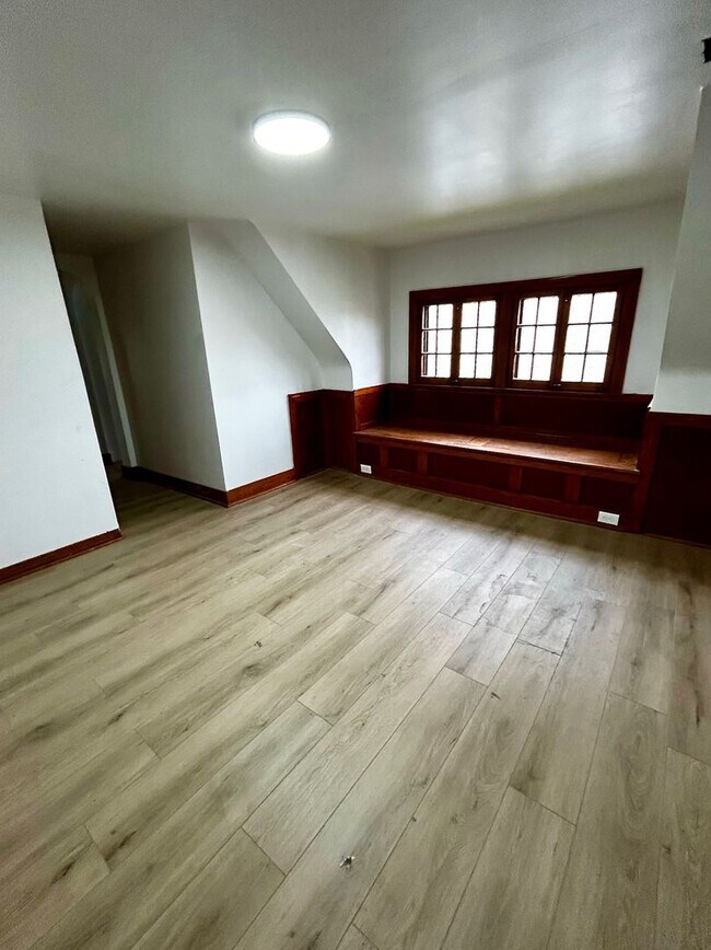 23 Mariemont Ave Unit 23 Mariemont Floor 3