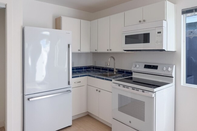 Photo - 118 Bardsdale Ave