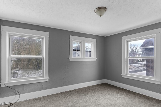 Photo - 404 N Bentley Ave