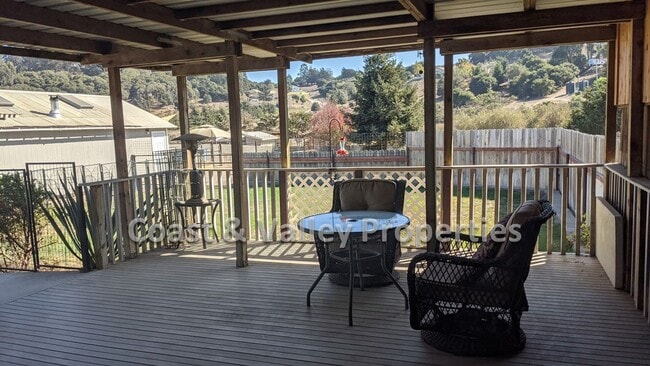 Building Photo - 10385 Reese Cir Unit 10385 Reese Cr. Room-2, Salinas, CA 93907 Rental