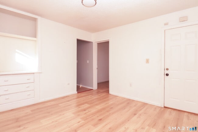 Photo - 117 Lamberton St