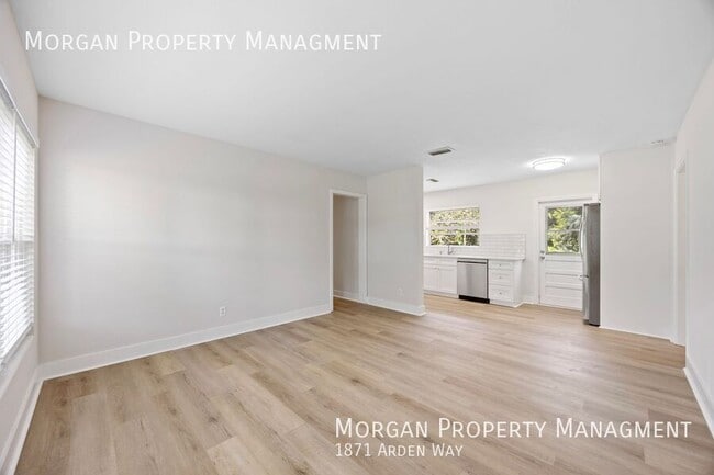 Photo - 1871 Arden Way