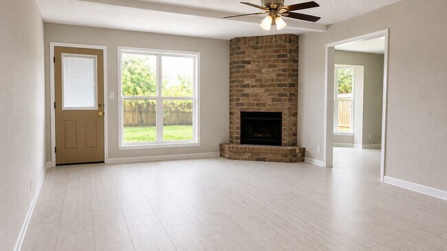 Photo - 1811 Hanbury Ct