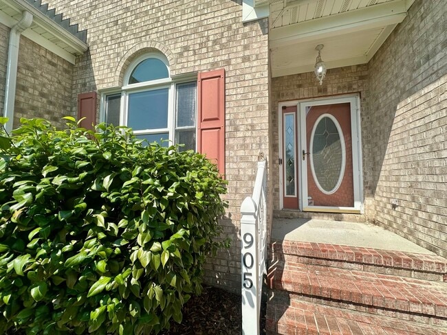 Photo - 905 Laconia Ct