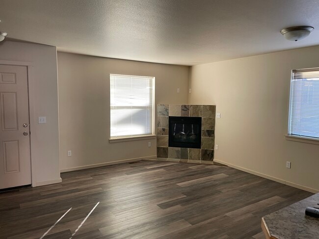 Photo - 451 NW 25th St