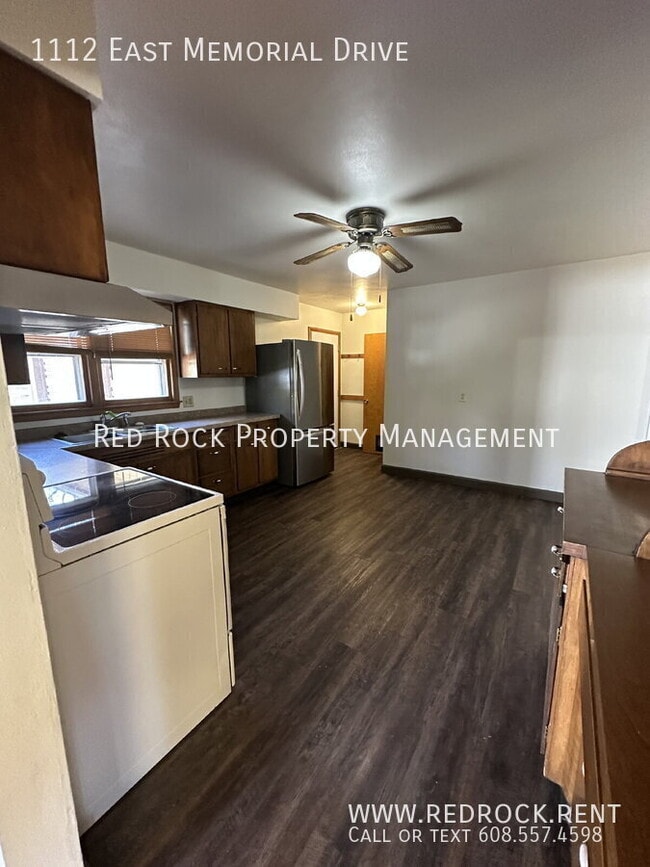 Photo - 1112 E Memorial Dr