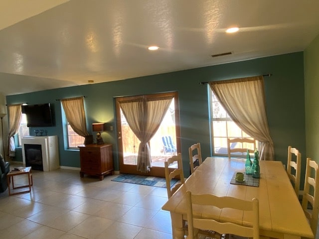 Photo - 4011 E Village Cir