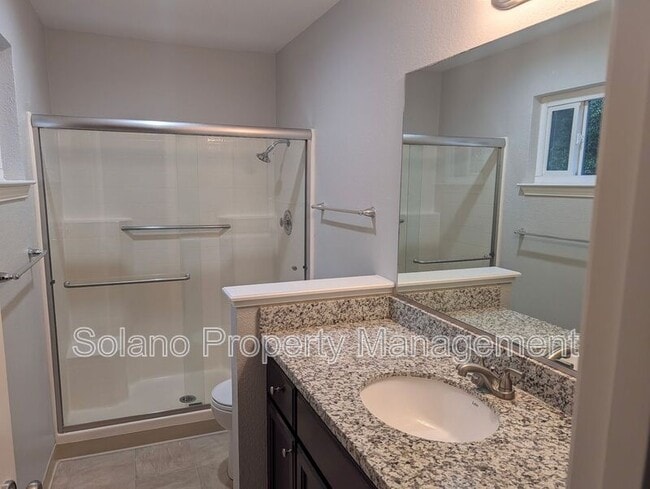 Photo - 906 Javan Way