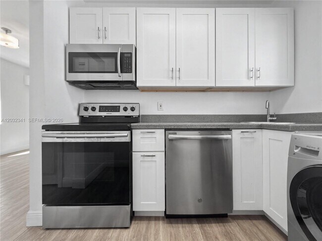 350 Minorca Ave Unit 2