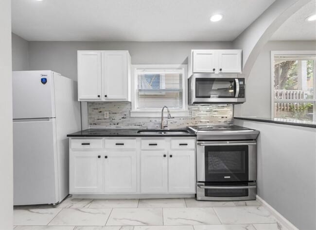 Photo - 2243 Spruce Ave