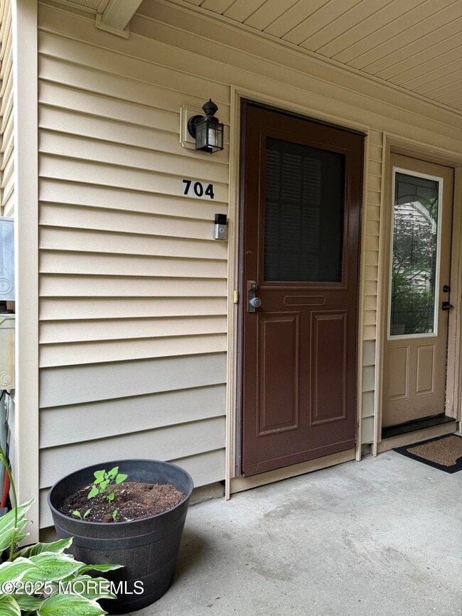 Photo - 704 Violet Ln