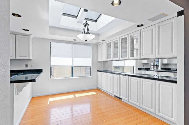 Photo - Updated 3 Bedroom Duplex in Hayward with G...