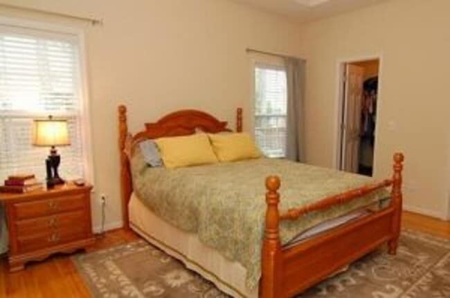 Photo - Welcome to Wellesley