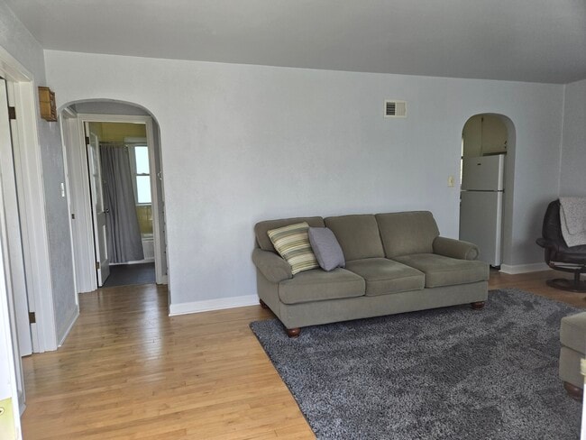 Living room - 920 Erie Ave