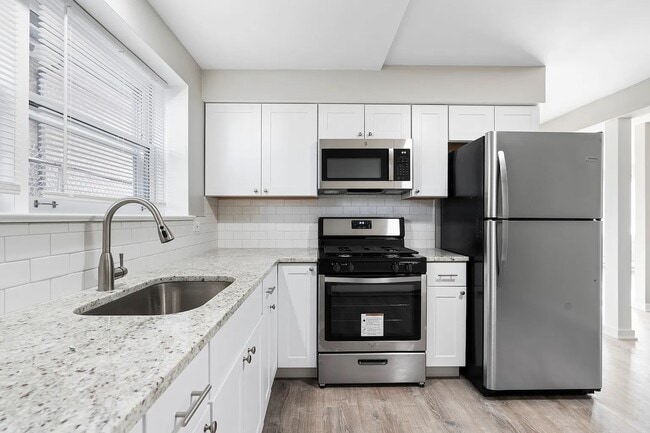 Photo - 5358 S Narragansett Ave