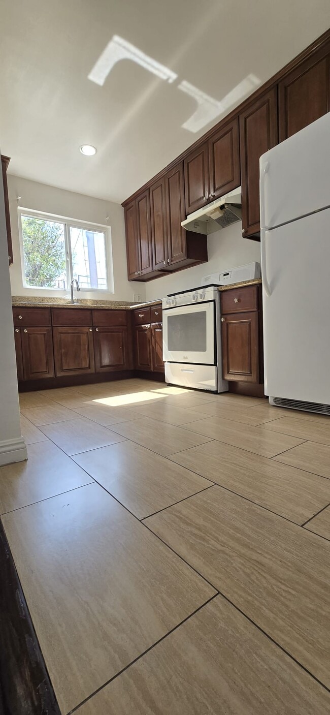 Photo - 361 N Hayworth Ave Unit 3