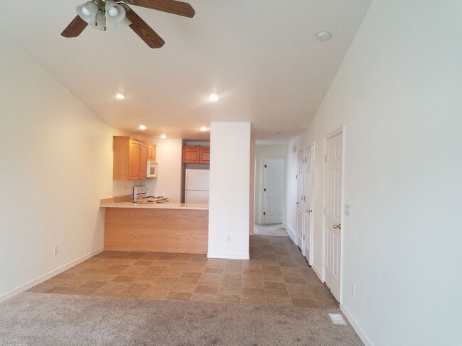 Photo - 2 Bedroom 1 Bath Rocky Mountain Townhome w/attached 1 car garage!