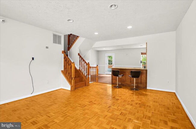 Photo - 2009 Heritage Dr