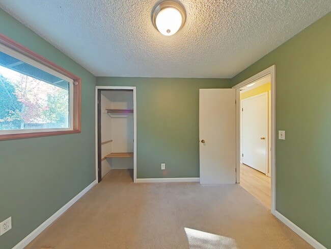 Photo - 3 Bedroom House ~ Centrally Located ~ Pet ...