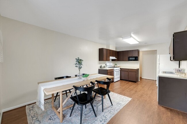 Photo - Woodbridge Station