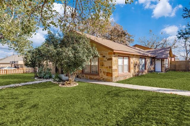 Photo - 301 S Weatherford St