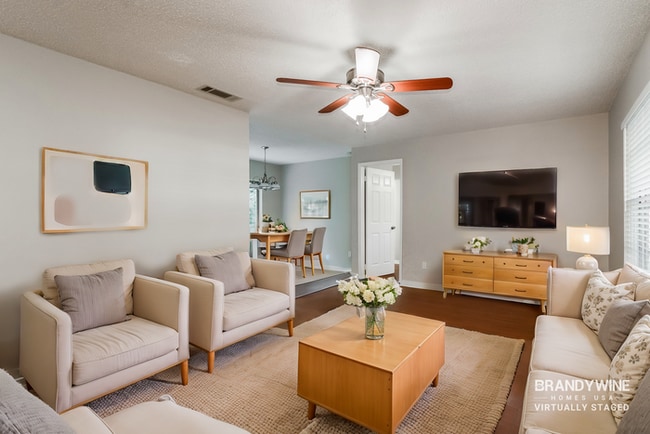 Photo - 215 Shore Rd