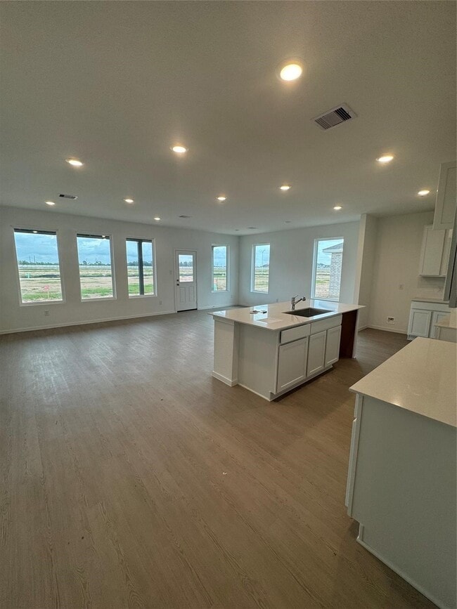 Photo - 6814 Yellow Jessamine Ln