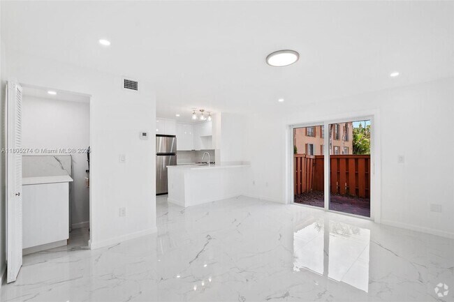 Building Photo - 7151 Miami Lakes Dr Unit P24 Rental