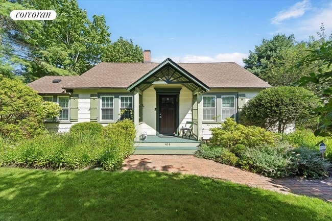 Building Photo - 414 Main St