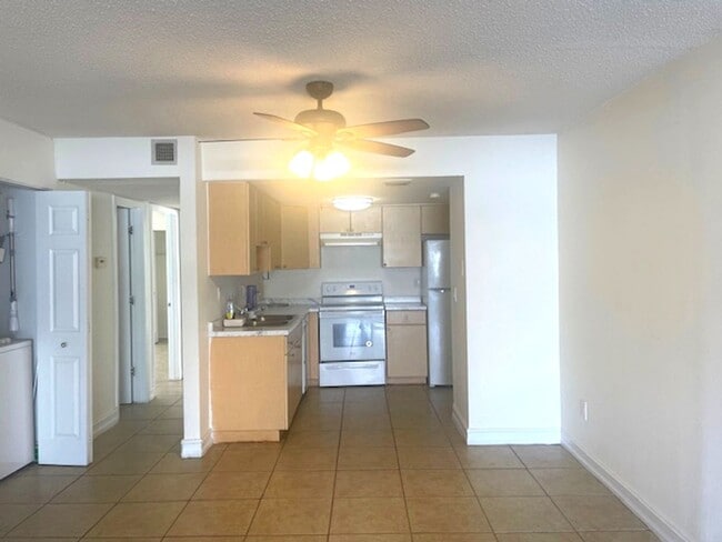 Photo - Spacious 3BR/2BA Condo Near Siesta Key Beach – Amenities Included!