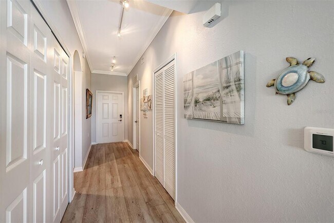7121 River Hammock Dr Unidad 302
